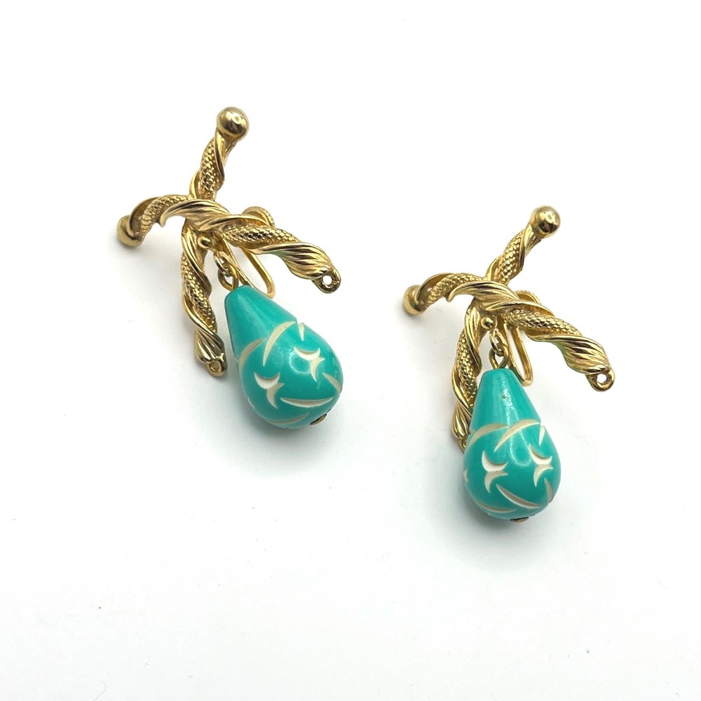 Schiaparelli Vintage Gold Tone Turquoise Carved Bead Dangle Clip On Earrings - Picture 2 of 4